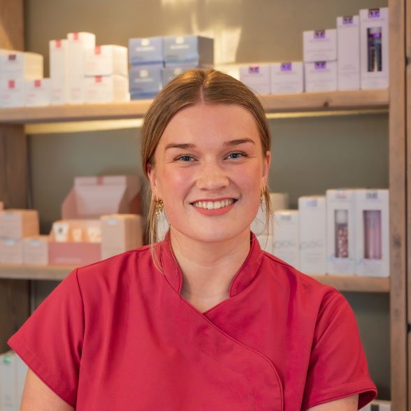Lonneke Huijbregts, schoonheidsspecialiste bij Schoonheidssalon Dorien-Rijen